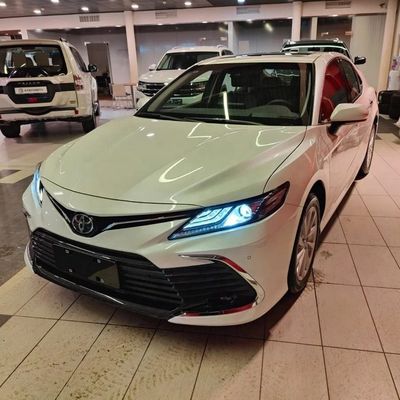 Good price 2024 Toyota Camry 2.5Q Twin Engine 2.5HQ Flagship Hybrid Gasoline Car GAC 2WD with Manual Adjustment Rearview Mirror online